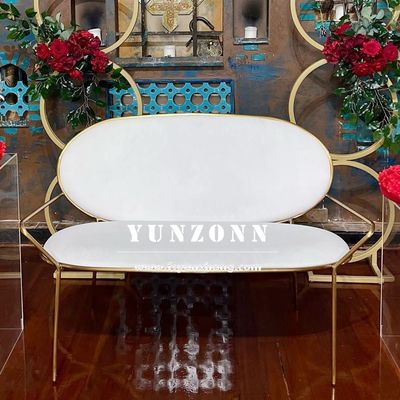 आधुनिक डिज़ाइन शादी का सोफा, फ़ैब्रिक सीट और टिकाऊ गोल्ड स्टेनलेस स्टील फ्रेम के साथ