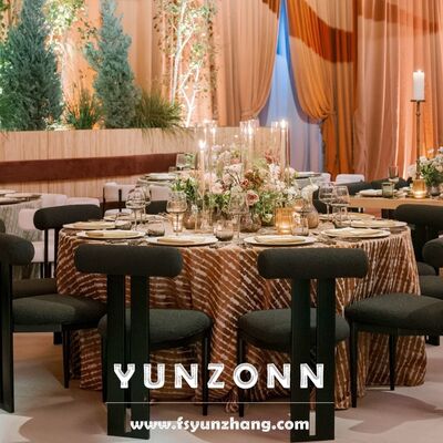 अच्छा दाम वेडिंग फ़र्निचर लक्ज़री ब्लैक आयरन मेटल फ़्रेम वीआईपी बैंक्वेट चेयर ऑनलाइन