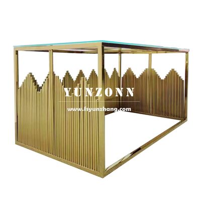 अच्छा दाम नई डिजाइन Foshan होटल शादी फर्नीचर सोना स्टेनलेस स्टील दूल्हा और दुल्हन स्क्वायर डाइनिंग टेबल ऑनलाइन