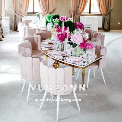 अच्छा दाम शादी के कार्यक्रमों के लिए दुबई लक्जरी स्टाइल फर्नीचर, बैंक्वेट हॉल रॉयल कुर्सियाँ, फिंगर शेप्ड वेलवेट कस्टमाइजेशन डाइनिंग चेयर्स ऑनलाइन