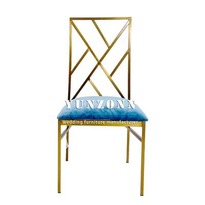 अच्छा दाम आपूर्ति चीन फैक्टरी धातु स्वर्ण सफेद शादी भोज Chiavari घटनाओं के लिए तकिया के साथ कुर्सी ऑनलाइन