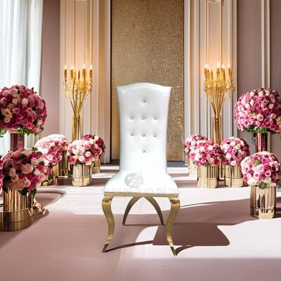 अच्छा दाम होटल और शादियों के लिए आउटडोर लिविंग रूम के लिए सोने के स्टेनलेस स्टील क्रॉस पैरों में लक्जरी उच्च पीठ पीठ भोजन सिंहासन ऑनलाइन